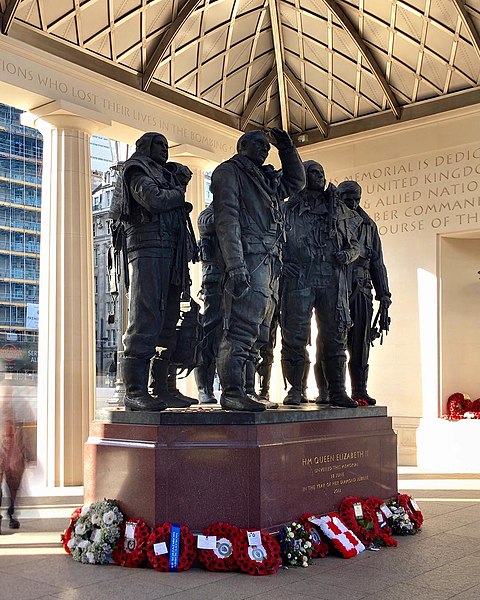 File:Bomber Command Memorial, Green Park, London.jpg