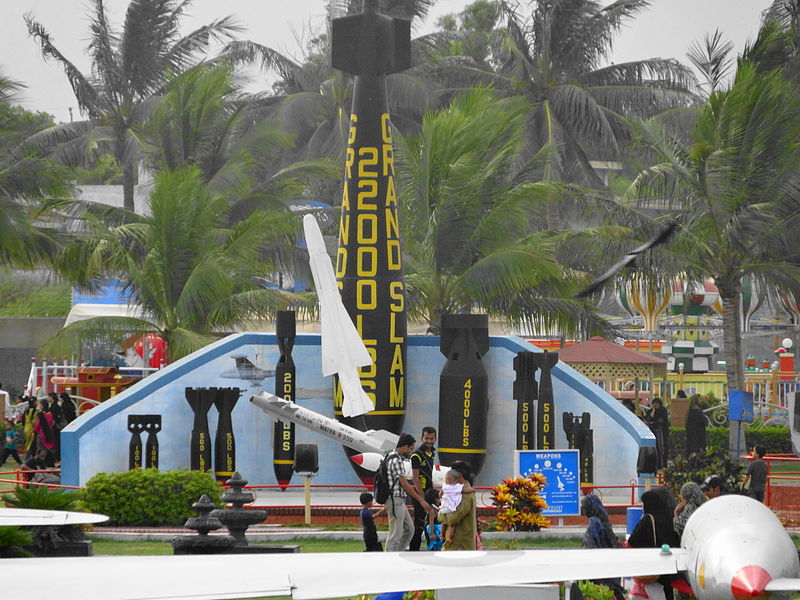 File:Bombs At PAF Museum.JPG