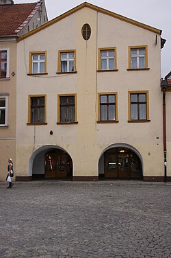 Budynek mieszkalny przy ul. Rynek 17 w Tarnowskich Górach.JPG