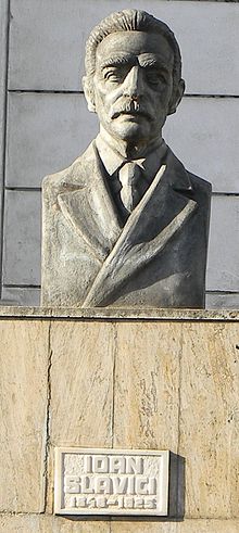 Bust of Slavici in Arad