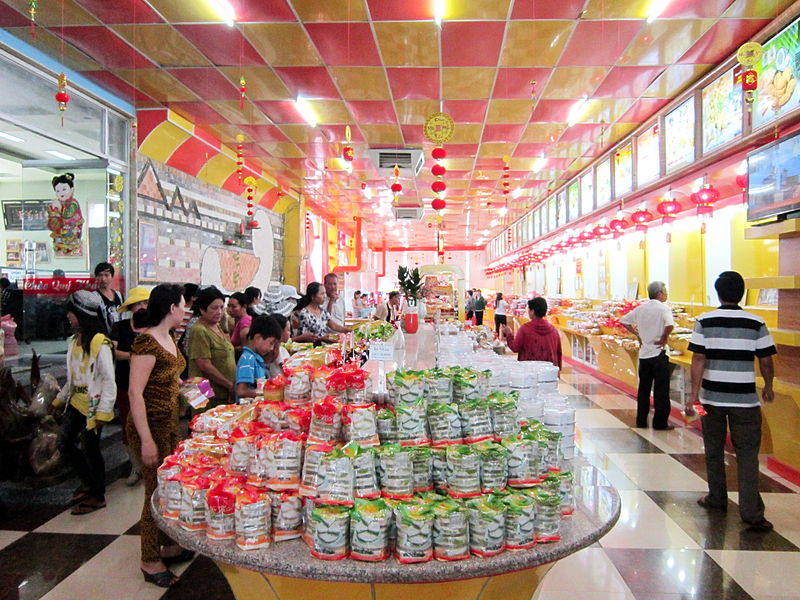 File:Cửa hàng trà bánh.jpg