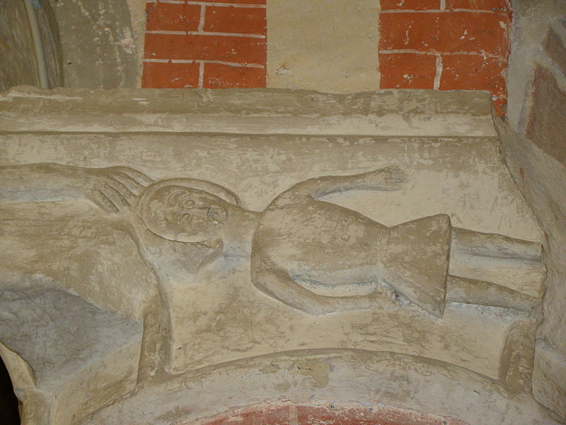 File:Capitello con figura.JPG