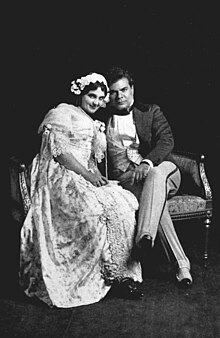 Carolina White und Mario Sammarco in Secret of Suzanne - Foto von Matzene, Chicago - Die großen Opernsänger von heute (1912).jpg