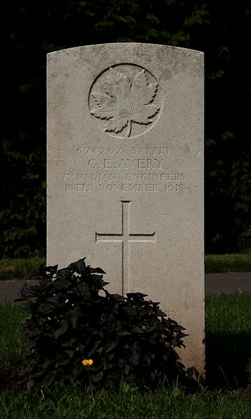 Grave in Cathays Cemetery, Cardiff of Sapper CE Avery, who died a week after the Armistice in November 1918