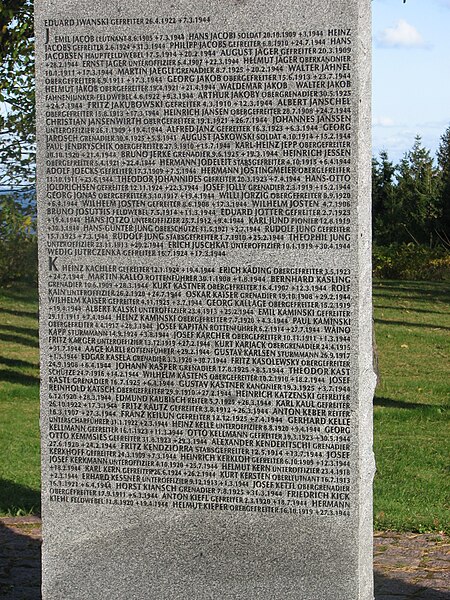 File:Cemetery of german soldiers in Toila 17.jpg