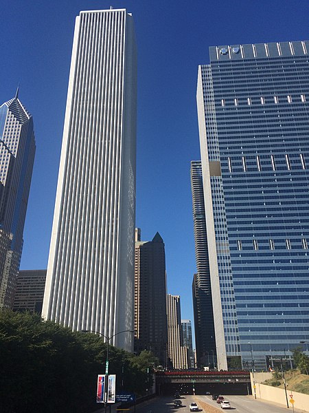 File:Chicago - -i---i- (29162917133).jpg