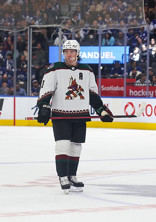 Clayton Keller playing with the Coyotes in 2022 (Quintin Soloviev).jpg