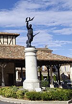 Le Poilu victorieux (monument aux morts)[3]