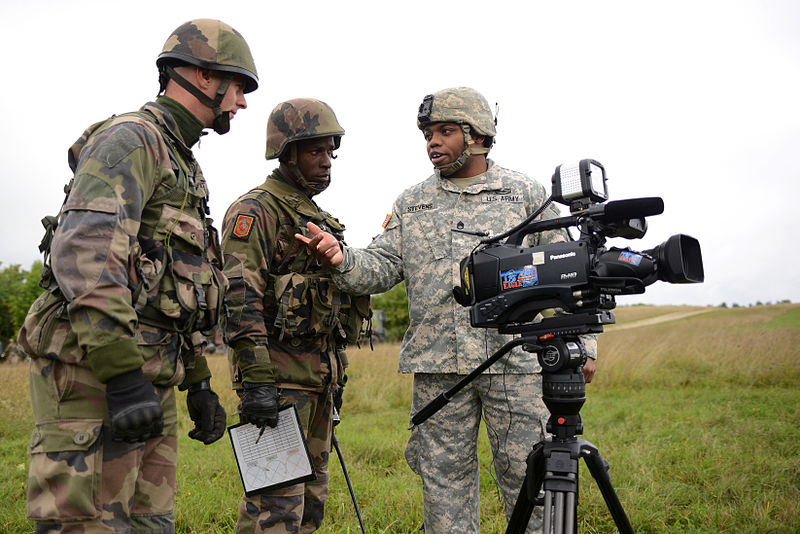 File:Combined Endeavor 2013; French army artillery live fire on Grafenwoehr Training Area 130817-A-HE359-219.jpg