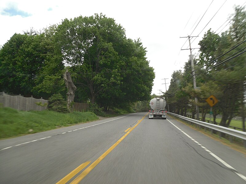 File:Connecticut State Route 35 - 4602924346.jpg