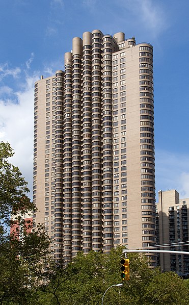 File:Corinthian Apartment Building 4 (6269039779).jpg