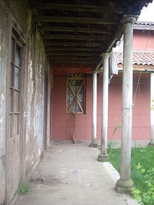 Archivo:Corredor_de_patio_interior_perteneciente_a_la_Capilla_San_Juan_de_Dios_de_Chillán.JPG