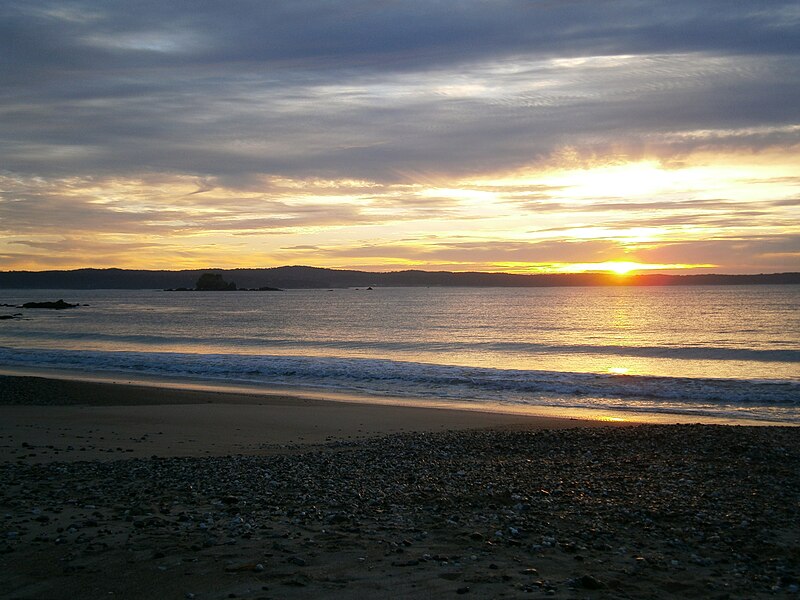 File:Corrigans Beach.JPG