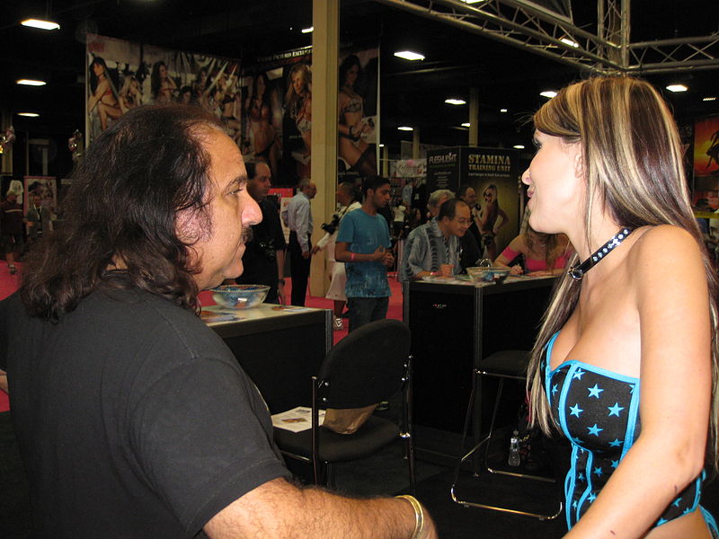 File:Courtney Cummz and Ron Jeremy at Exxxotica NY 2009 Day1.jpg