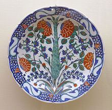 Dish with cypress tree decoration, 1570-1575, Iznik (Calouste Gulbenkian Museum) Cypress Tree Decorated Ottoman Pottery P1000591.JPG