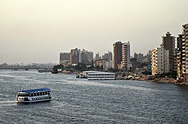 ساحل المدينة على النيل.