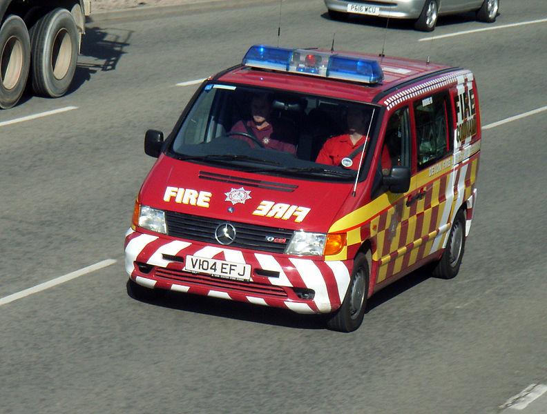 File:Devon Fire Brigade V104EFJ.jpg