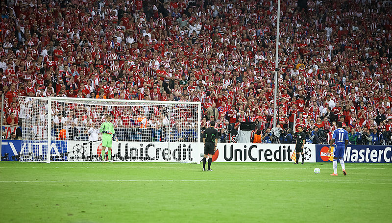 File:Didier Drogba Manuel Neuer last penalty kick Champions League Final 2012.jpg