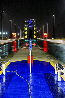 A pre-2011 CompuLink drag racing Christmas Tree as currently in use on the Curacao International Raceway. Drag racing christmas tree.jpg