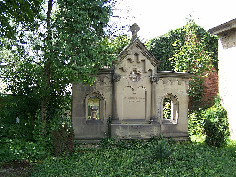 File:ESA Hauptfriedhof 040.jpg