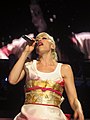 Gwen Stefani pour symbolisé chanteur (proposé par Mikani (d · c · b))