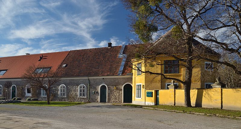 File:Ebreichsdorf Castle 04.jpg