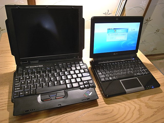 Sizes of classic subnotebooks (2001's ThinkPad s30, 10.4") and early netbooks (2008's Eee PC 901, 8.9"); note to reduced keycaps size