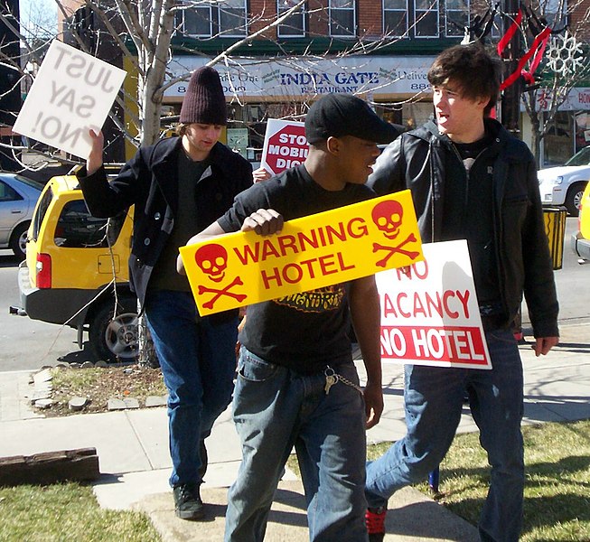 File:Elmwood Protest1.jpg