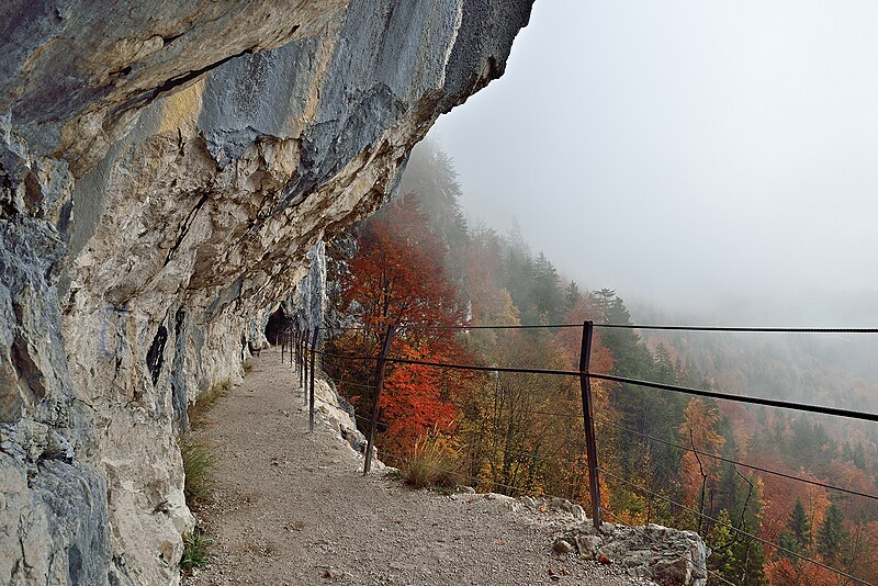 File:Ewige Wand, Bad Goisern.jpg