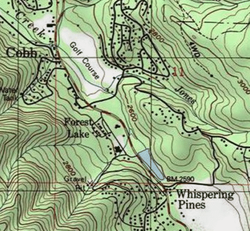 Hutan Danau antara Cobb (NW) dan Whispering Pines (SE). Bangunan di sisi SW Hwy 175, lapangan golf dan danau di sisi NE