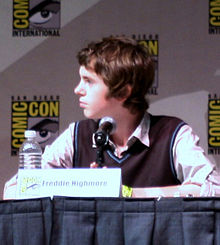Highmore at the San Diego Comic-Con International in 2009 Freddie Highmore.JPG