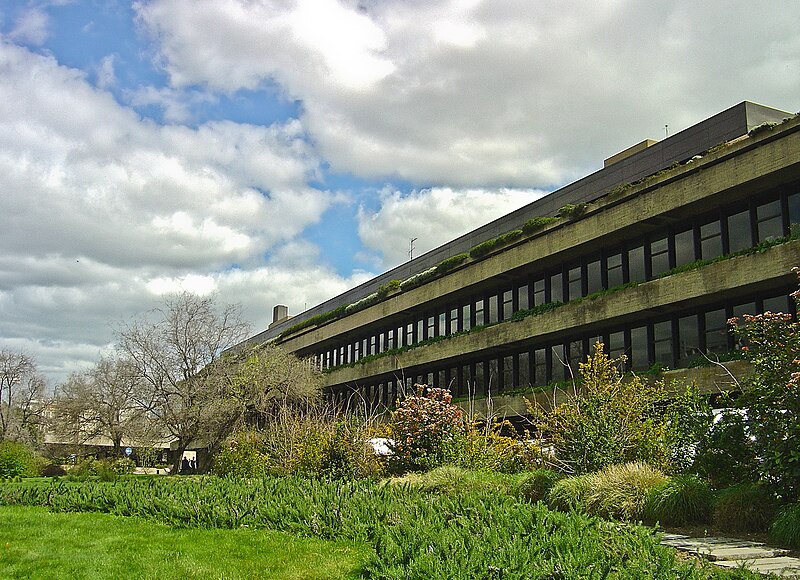 File:Fundação Calouste Gulbenkian - Lisboa - Portugal (3120235873).jpg