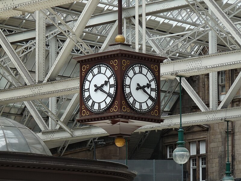 File:Glasgow Central station 2015 07.JPG