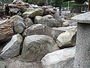 御香宮神社にある伏見城の残石