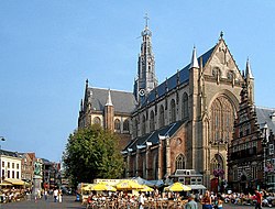 Grote Kerk ("Grande Igreja") no Grote Markt, na praça central de Haarlem.