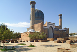 Grobnica Gur Emir z ivanom in kupolo