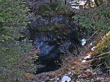 Hölloch Eingangsschacht Bergseite