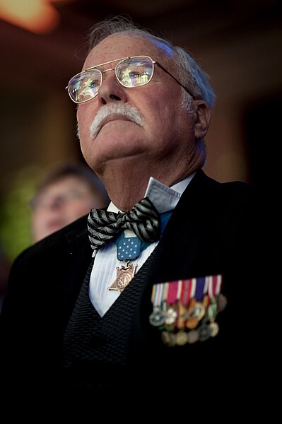 File:H.C. "Barney" Barnum Jr. listening to the speeches during the 2009 USO Gala (091007-N-0696M-034).jpg