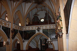 Heiligenblut - Pfarrkirche - Blick zur Orgelempore2.JPG