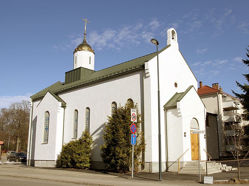 File:Hellige Nikolai kirke (mars 2016 - bilde02).jpg