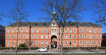 Hiobs-Hospital (Bürgerweide 25) errichtet 1505 als „Pockenhus“ für an Syphilis Erkrankte, 1824 in ein Wohnstift umgewandelt, ursprünglich an der Spitalerstraße, seit 1883/84 am jetzigen Standort