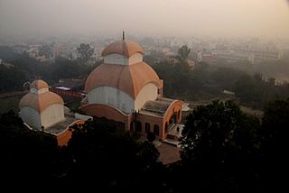 <span class="mw-page-title-main">Chittaranjan Park Kali Mandir</span> Hindu temple in India