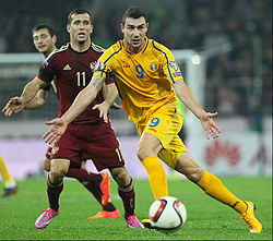 Артур Ионицэ в матче за сборную Молдавии против России