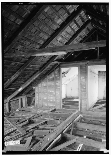 File:Isaac Smith Farmhouse, Upper Hollow and Pine Lawn Roads, Melville, Suffolk County, NY HABS NY,52-MELV,1-7.tif