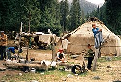 kazak család Kína ÉNy-i részén (1987)