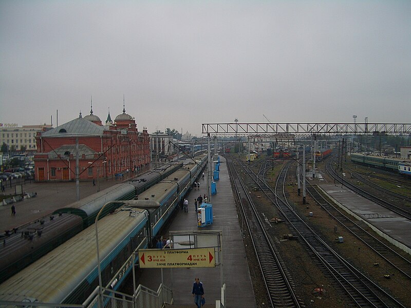 File:Kazan-train-station-7407.jpg