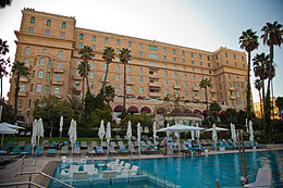 Hôtel King David pool.jpg