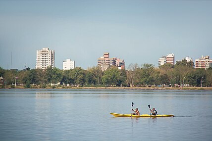 Canoë sur la laguna Don Tomás à Santa Rosa.