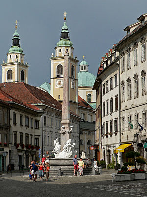 Ljubljana Mestni Trg Fontana.JPG