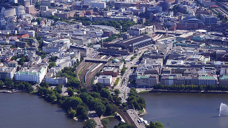 File:Luftbild Hamburger Hauptbahnhof mit Gleisbild - Nordseite - Bj 1906 - Innenstadt Hamburg Germany - Foto Wolfgang Pehlemann DSC07955.jpg